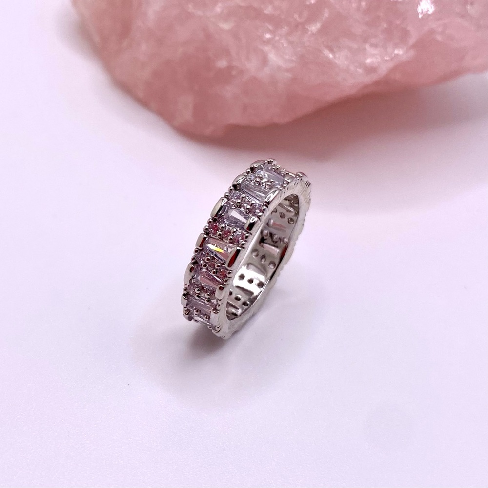 NEW Fashion Minimalistic Wedding Platinum Plated CZ Engagement Statement Ring - Picture 2 of 7